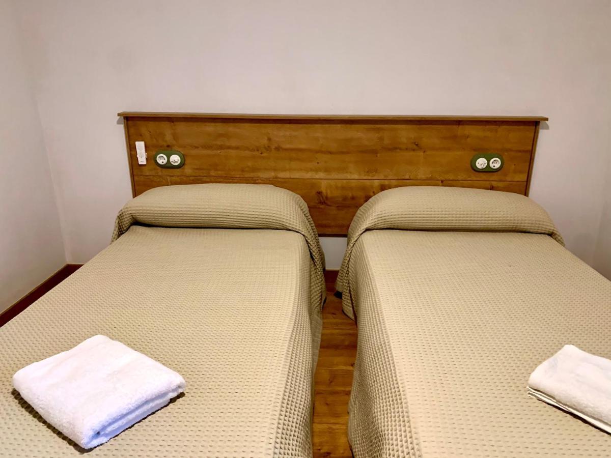Can Rucall Piscina Compartida Vilamacolum Экстерьер фото